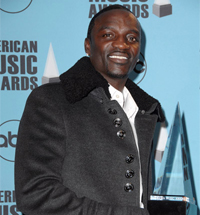 Akon Charged in Fan Tossing Incident
