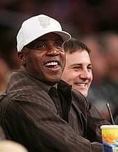 Barry Bonds at the Lakers game - March 9th 2008