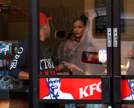 Rihanna and Chris Brown at LAX Airport December 7, 2008 – Star Style