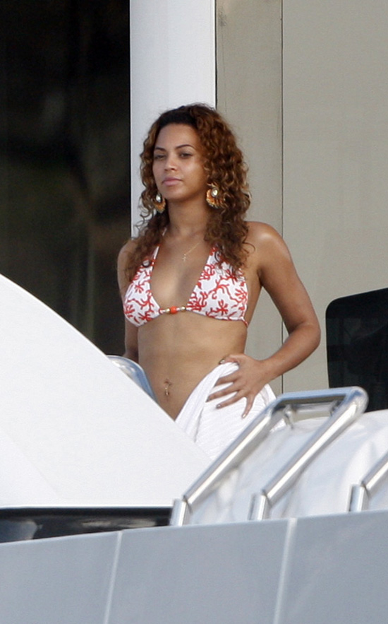 Beyonce // On Vacation in St. Barts