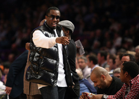 Diddy // Knicks vs. Cavs basketball game (02.04.09)