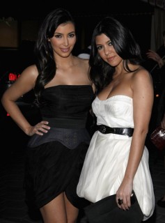 Kim & Kourtney Kardashian in Los Angeles (Mar. 24th 2009)