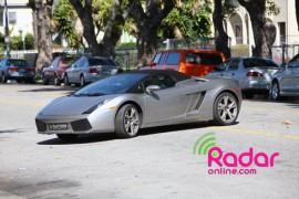 Chris Brown\'s rented Lamborghini