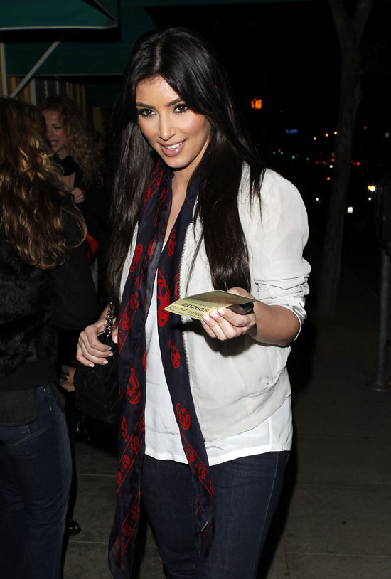 Kim Kardashian out & about in Hollywood (Mar. 21st 2009)