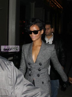 Rihanna // Leaving Spotted Pig Restaurant