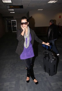 Kim Kardashian at JFK Airport in NYC (Apr. 21st 2009)