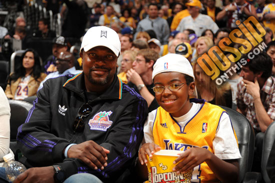 Chris Tucker and his son Destin at the Lakers vs. Jazz game (Apr. 27th 2009)