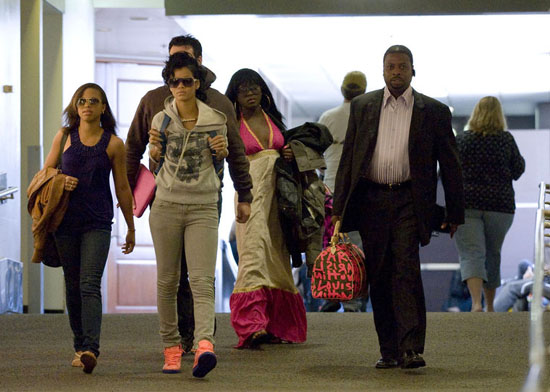 Rihanna at LAX Airport (Apr. 12th 2009)