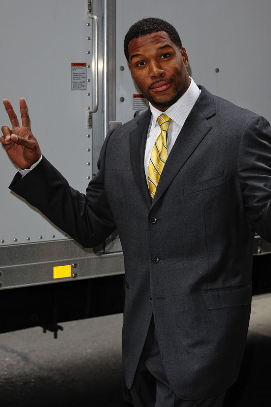 Michael Strahan in NYC (May 18th 2009)