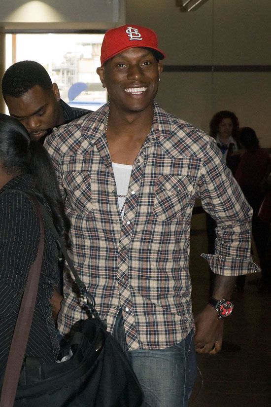 Tyrese at LAX in Los Angeles (May 2nd 2009)