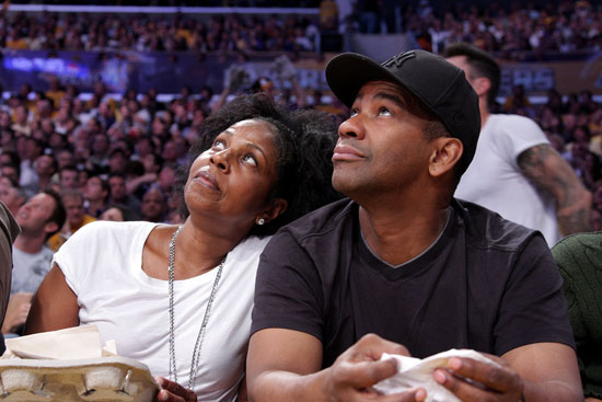 Denzel & Paultta Washington at Lakers/Rockets game (May 17th 2009)