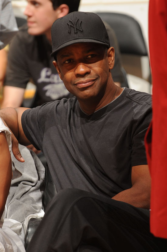 Denzel Washington at Lakers/Rockets game (May 17th 2009)