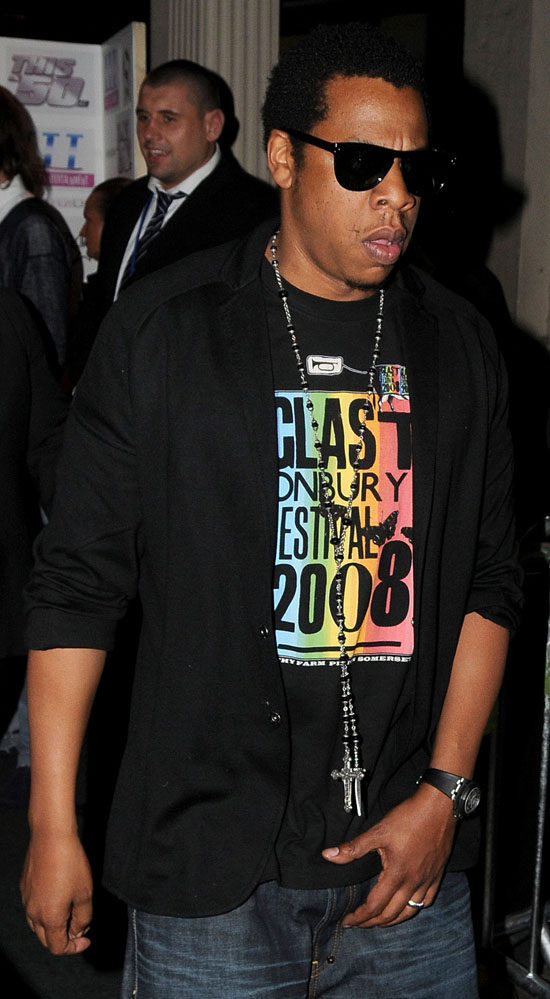 Jay-Z leaving Movida in London (May 25th 2009)