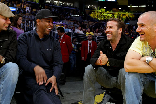 Denzel Washington & Jeremy Piven // Lakers vs. Rockets Playoff Game (May 12th 2009)