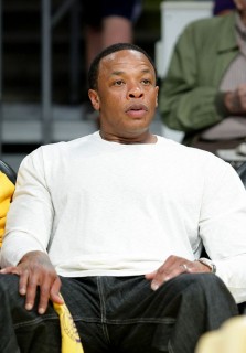 Dr. Dre // Lakers vs. Rockets Playoff Game (May 12th 2009)