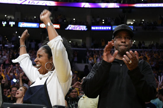 Denzel Washington & his wife Paula at the Lakers/Nuggets NBA Playoff Game (May 19th 2009)