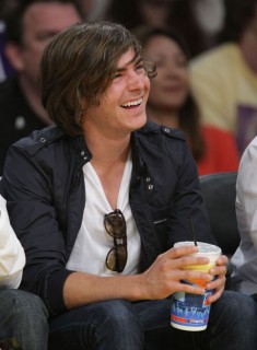 Zac Efron at Lakers/Nuggets Playoff game in Los Angeles (May 27th 2009)