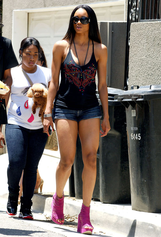 Ciara house hunting in Los Feliz, Los Angeles (June 23rd 2009)