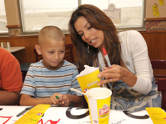 Eva Longoria kicks of Father's Day Frosty Weekend at Wendy's