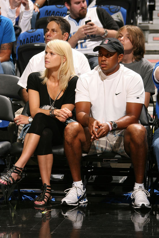 Tiger Woods & his wife Elin at Game 4 of the 2009 NBA Finals in Orlando (June 11th 2009)