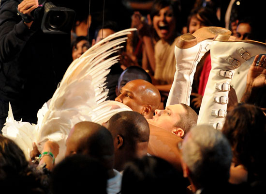 Sacha Baron Cohen's Azz & Eminem's Face // 2009 MTV Movie Awards