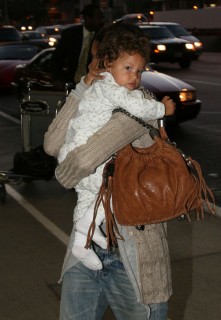 Halle Berry & her daughter Nahla at LAX Airport (July 1st 2009)