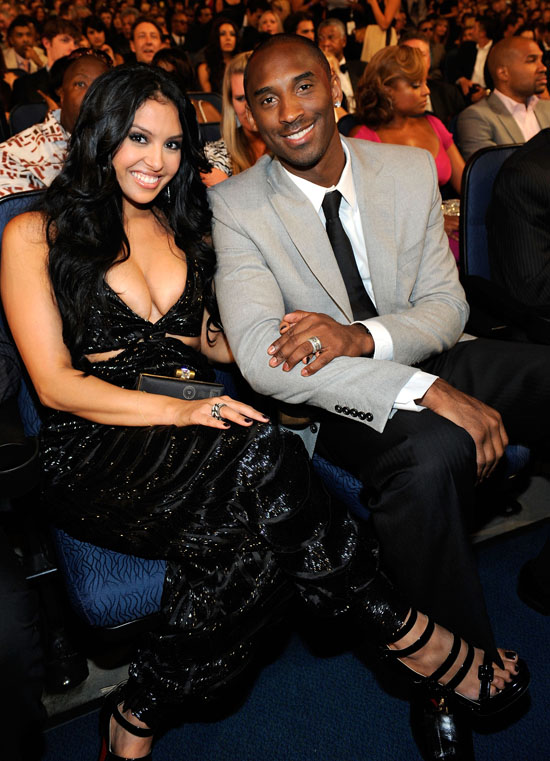 kobe bryant wife 2009. NBA player Kobe Bryant and