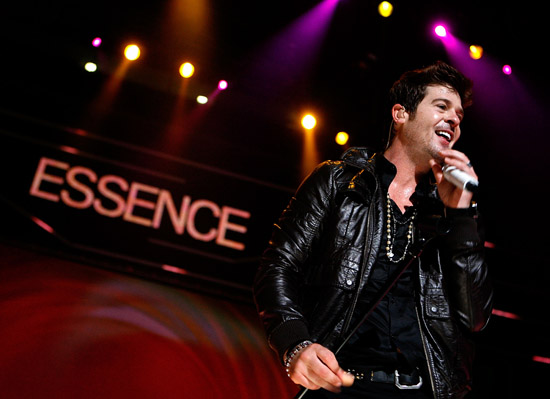 Robin Thicke // 2009 Essence Music Festival (Day 2)