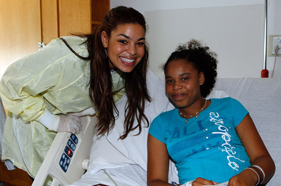 Jordin Sparks visits Children's Hospital in Boston, Massachusetts (July 17th 2009)