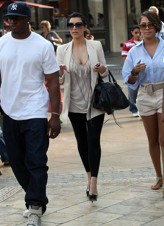 Reggie Bush, Kim Kardashian and LaLa Vazquez shopping in Hollywood (June 29th 2009)