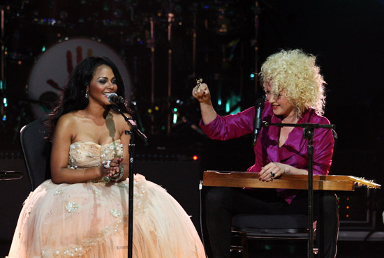 Lil Kim and Cyndi Lauper // Mandela Day 46664 Celebration Concert