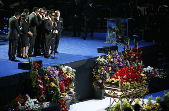 The Jackson Family // Michael Jackson's Public Memorial