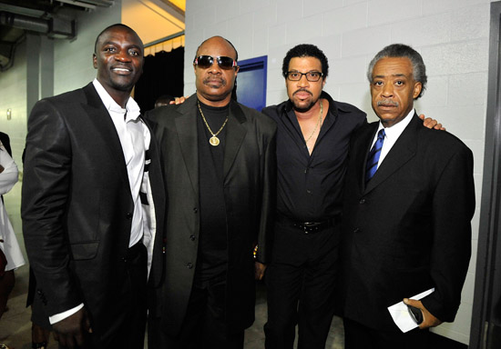 Akon, Stevie Wonder, Lionel Richie and Al Sharpton // Michael Jackson's Public Memorial (Backstage)