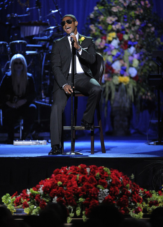 Usher // Michael Jackson's Public Memorial at Los Angeles' Staples Center