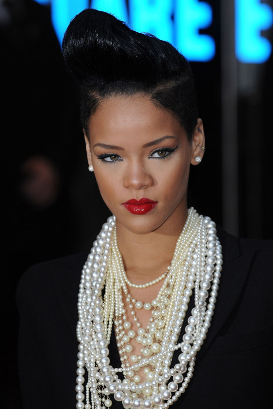 Rihanna // "Inglorious Basterds" movie premiere in the UK