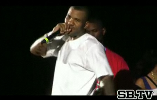 [VIDEO] The Game Humiliates Jay-Z Fans On Stage