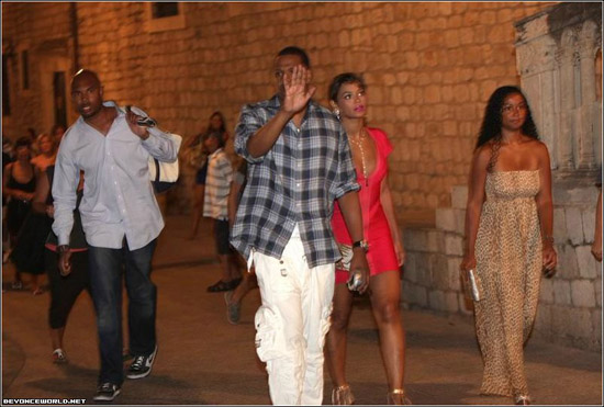 Beyonce, Jay-Z and Beyonce's bodyguard Julius in Croatia (August 18th 2009)