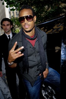 Marlon Wayans leaving his hotel in NYC (August 4th 2009)
