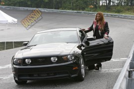 Queen Latifah on the set of her "Fast Cars" music video