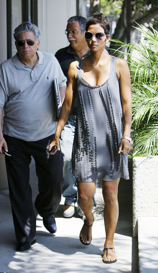 Halle Berry on her way to a businesss meeting in Los Angeles (August 8th 2009)