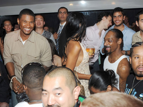 Snoop Dogg and Usher in the club in St. Tropez (August 21st 2009)