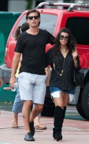 Kourtney Kardashian and Scott Disick out & about in Miami Beach (September 3rd 2009)