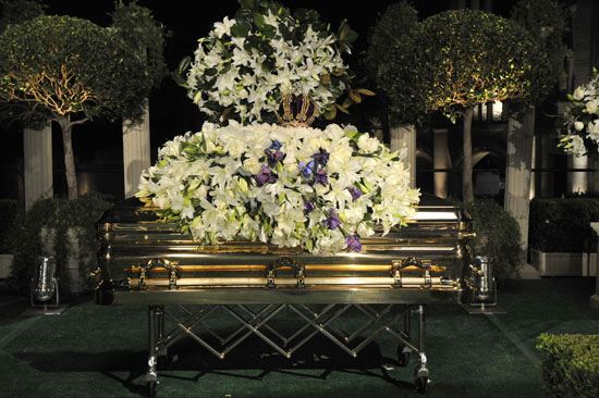 Michael Jackson's casket // Michael Jackson's Private Funeral