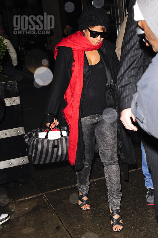 Christina Milian leaving her Midtown Manhattan Hotel in New York City (October 28th, 2009)