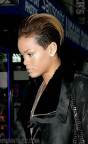 Rihanna outside a recording studio in New York City (October 13th 2009)