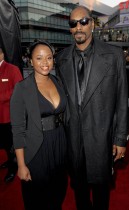 Snoop Dogg and his wife Shante Broadus // 2009 American Music Awards (Red Carpet Arrivals)