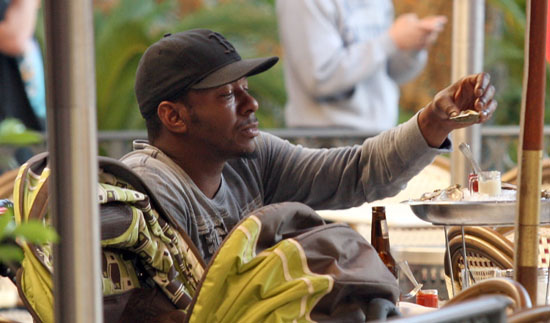 Bobby Brown with his girlfriend Alicia Etheridge and their son Cassius eating lunch in Hollywood, CA - November 16th 2009