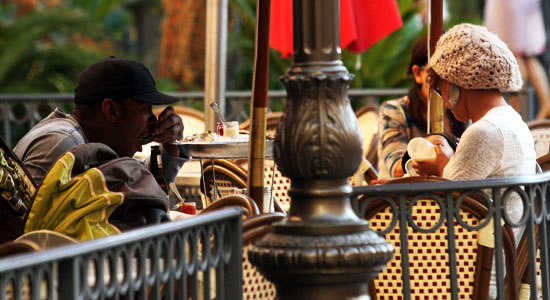Bobby Brown with his girlfriend Alicia Etheridge and their son Cassius eating lunch in Hollywood, CA - November 16th 2009