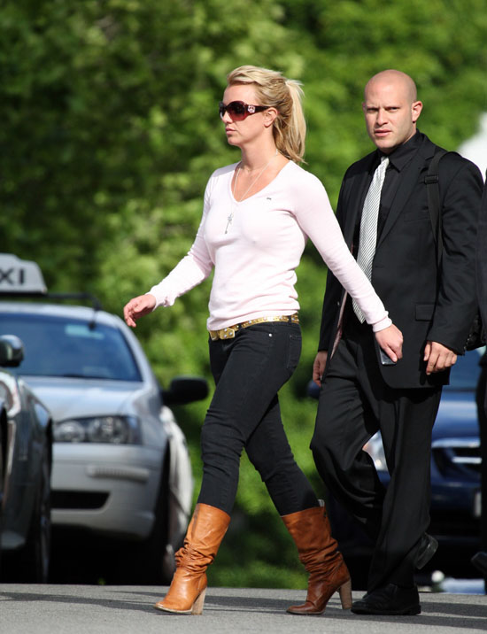Britney Spears out & about in Perth, Australia (November 7th 2009)