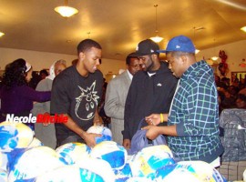 Daniel "Boobie" Gibson (Keyshia Cole's boyfriend) giving away turkeys/groceries at Bethany Baptist Church in Cleveland